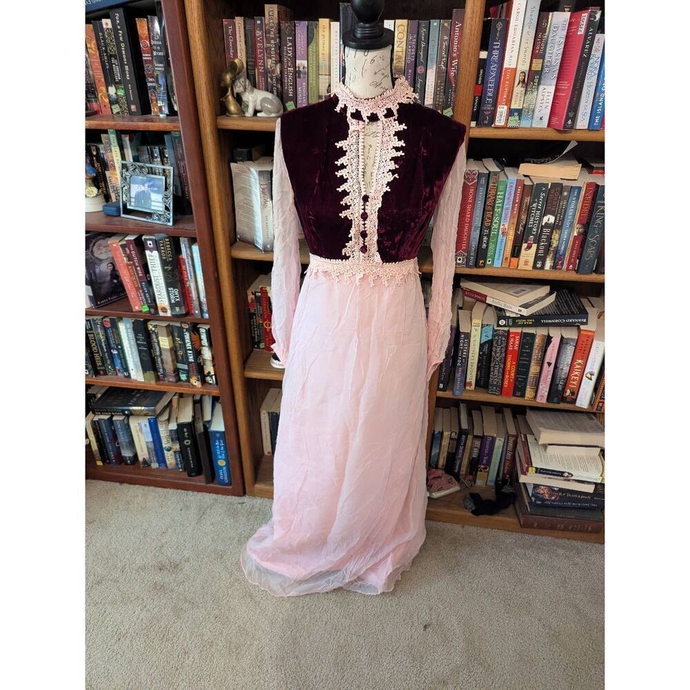 Vintage 70s Women's Size Medium/Large Renaissance Pink Purple Maxi Dress Fairy